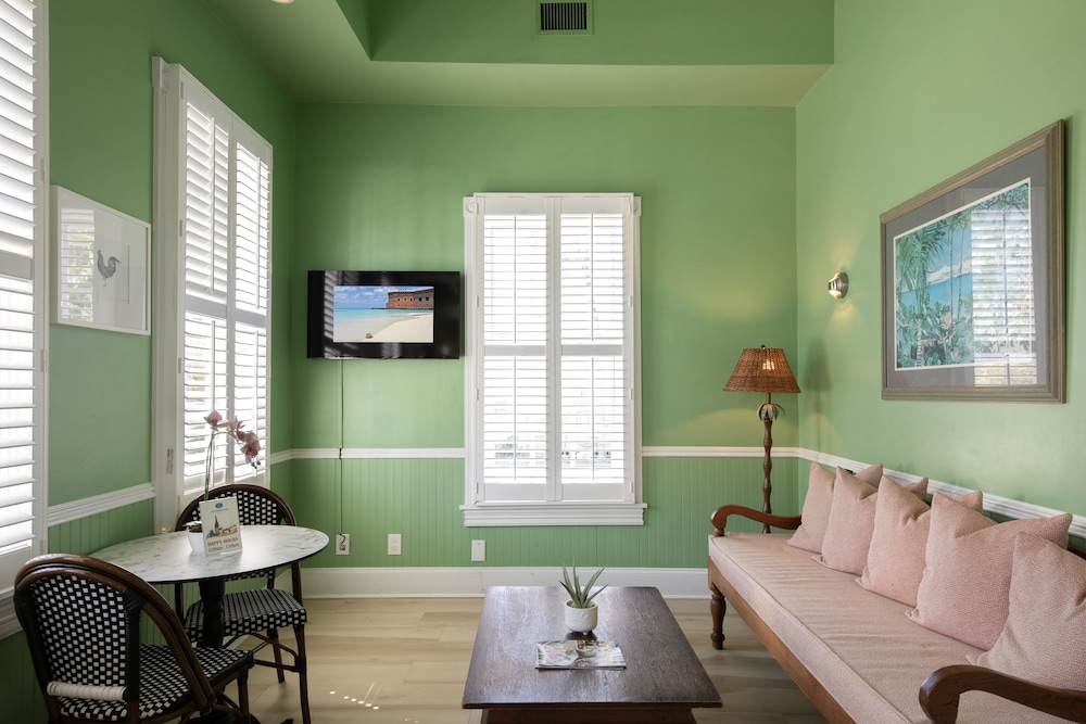 The Southernmost Inn - Adult Only 42/60
