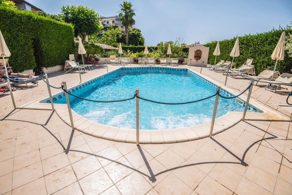 Hotel Villa Daphne 39/53