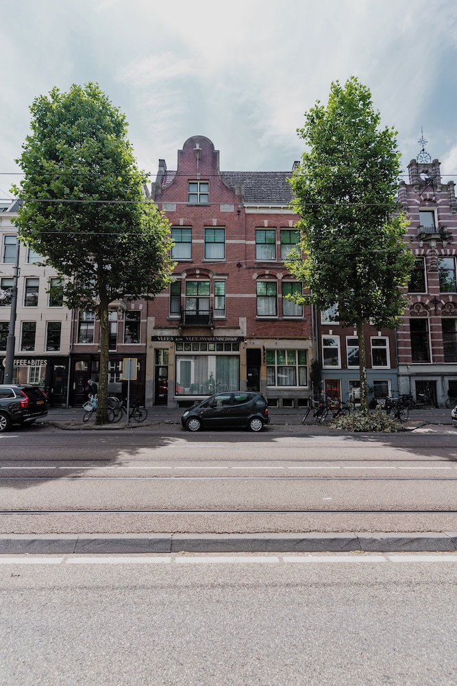 De Jonker Urban Studios & Suites 56/60