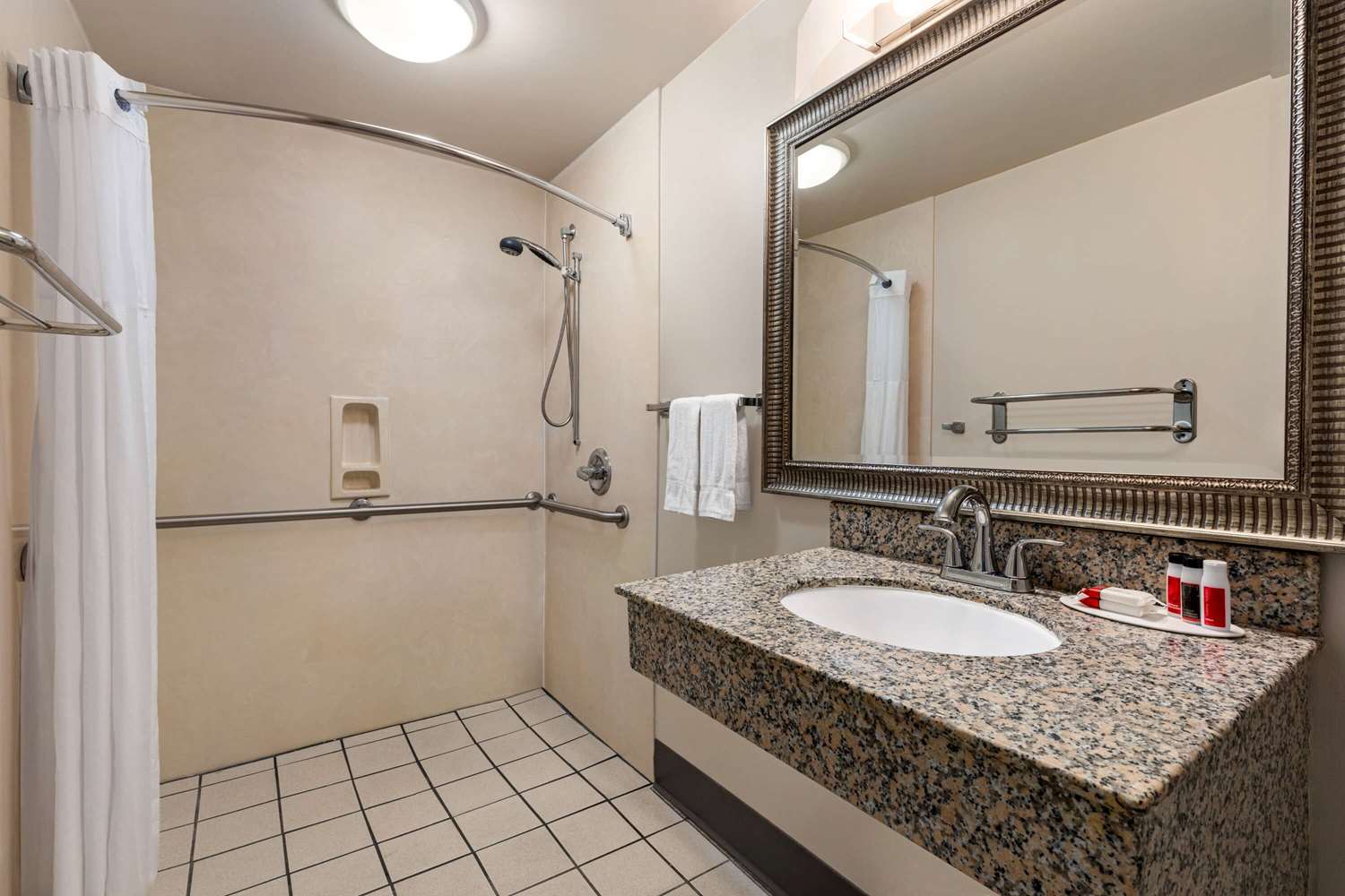 Hotel Bo, a Days Inn by Wyndham Chattanooga Downtown 47/48