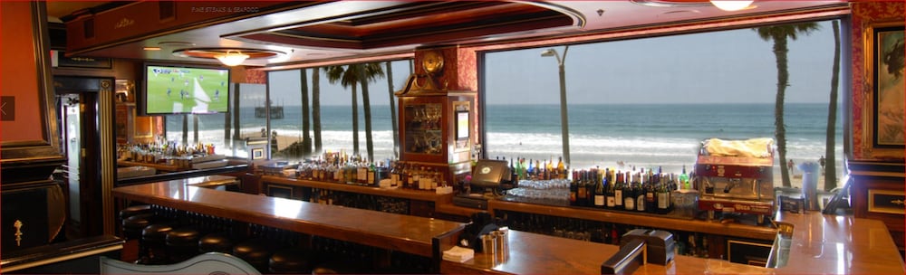 Dorymans Oceanfront Inn 32/33
