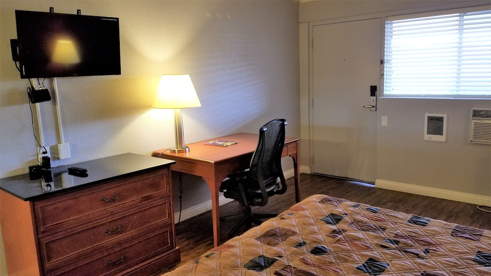 Santa Fe Inn Pueblo 20/31