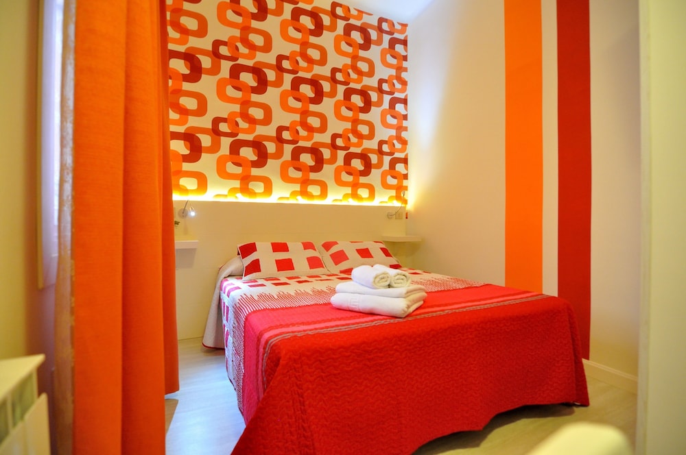 Hostal Far Home Plaza Mayor 14/25