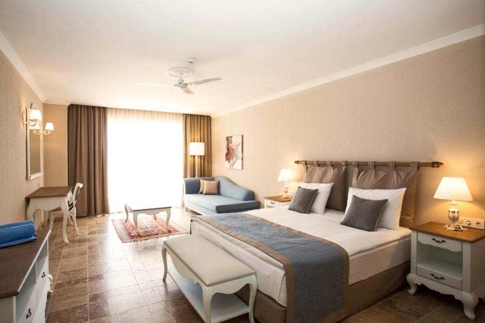 Andriake Beach Club Hotel 9/50
