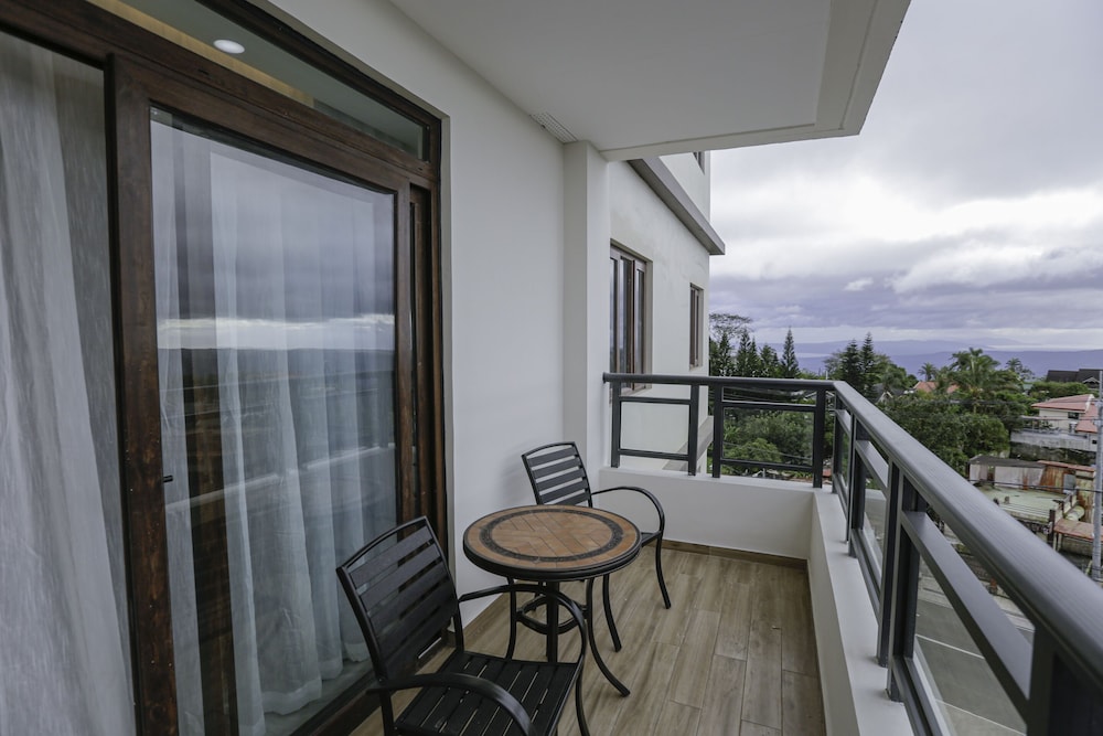 Hotel Casiana & Events Center 8/48