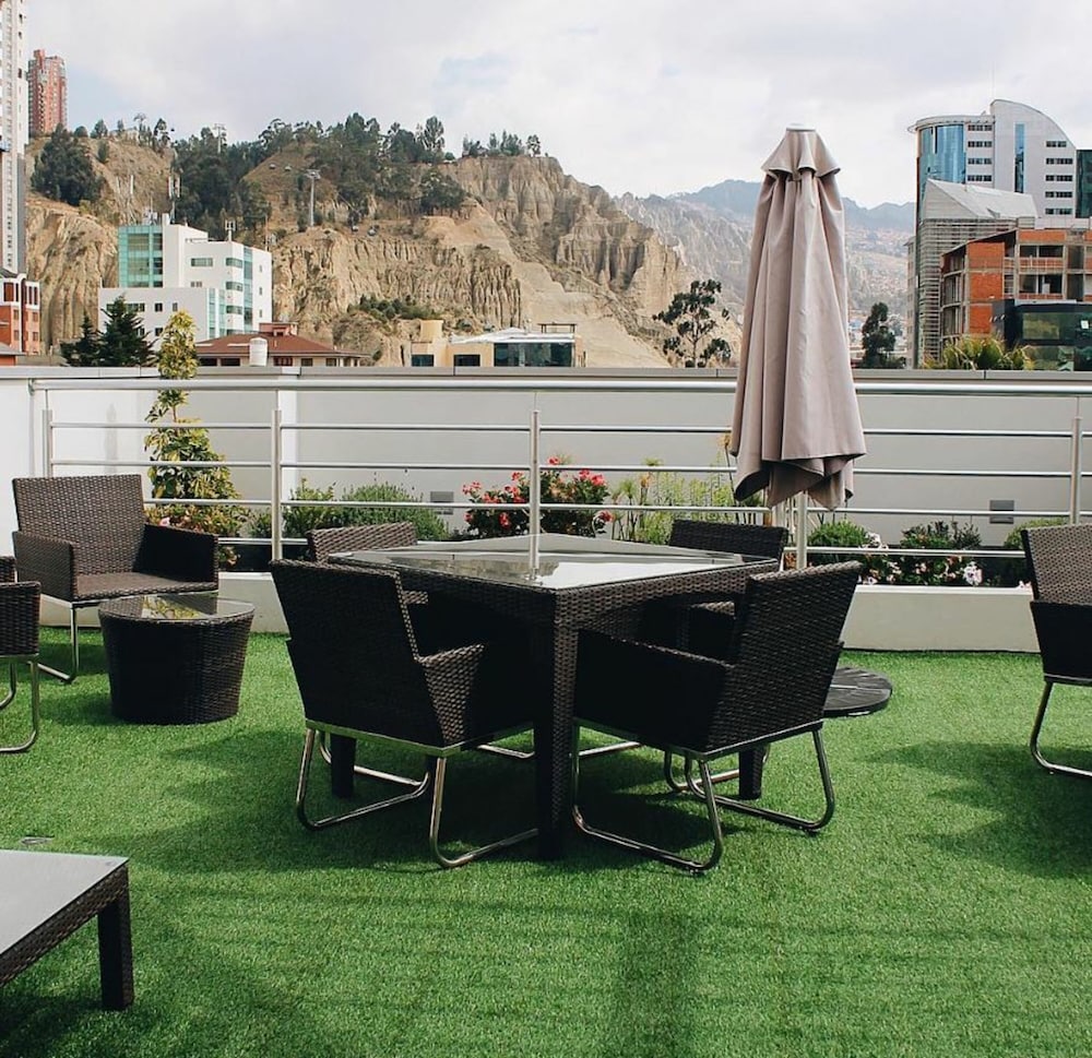 Hotel Rennova 67/70