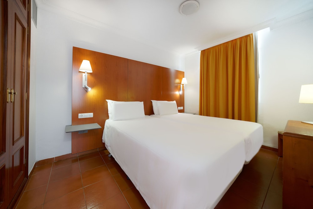 TC Apartamentos Dorotea 38/71