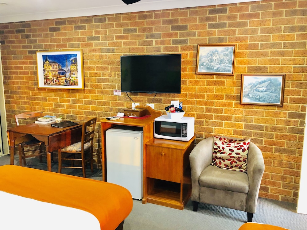 Aussie Rest Motel 54/72