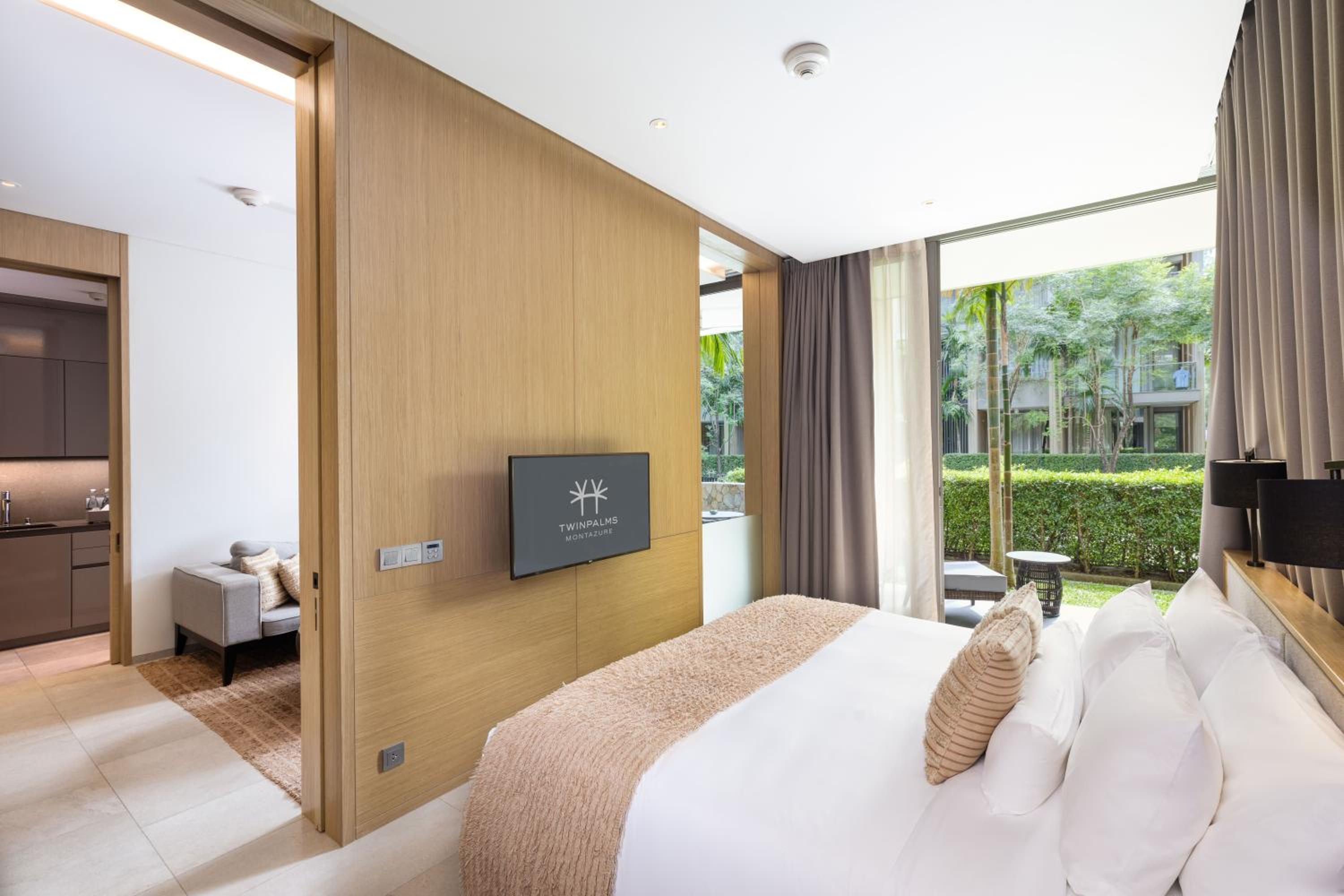 Grand, Azure, Deluxe, Suite, Double or Twin Bed