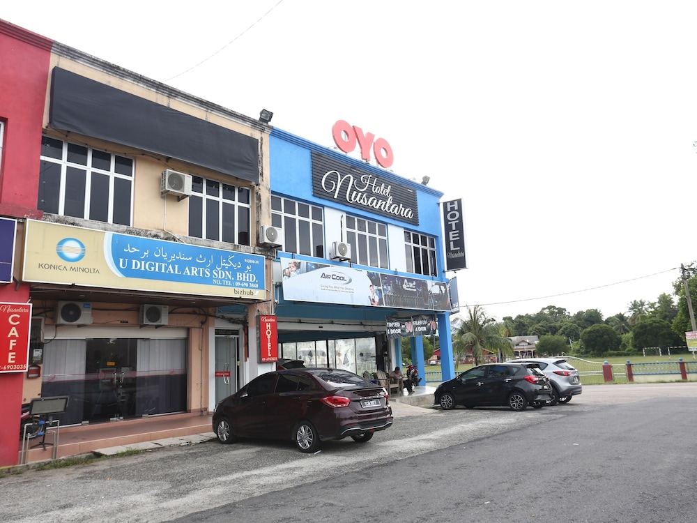 Oyo 89435 Nusantara Group Hotel 16/17