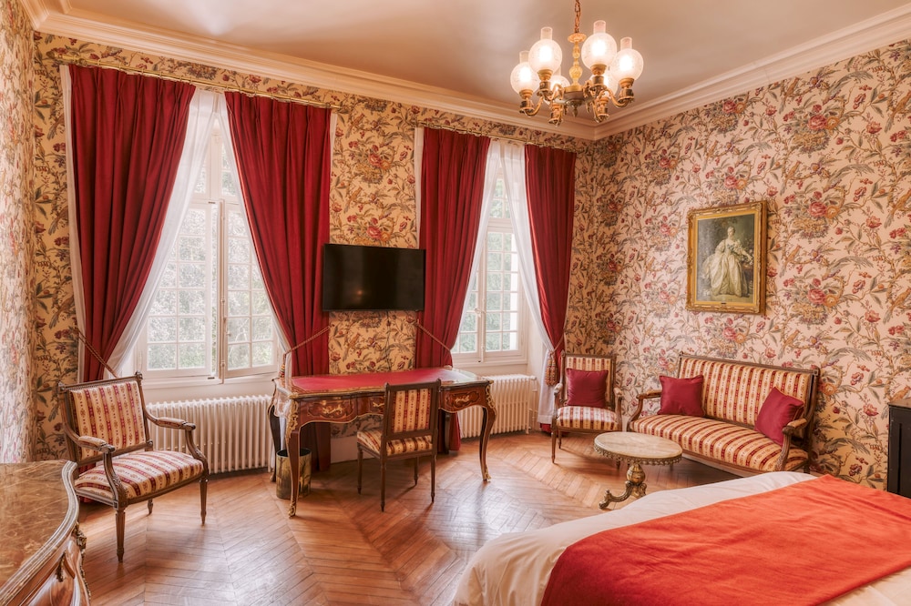 Le Petit Chateau de Barbizon au Bois du Mee 24/61