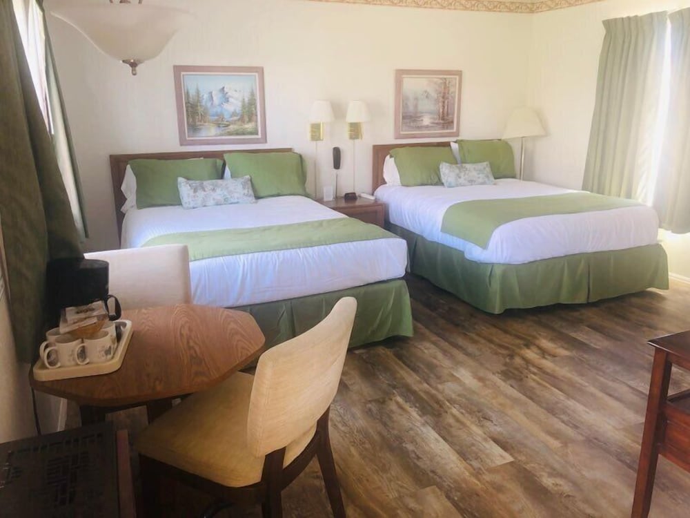 Silver Maple Inn and The Cain House Country Suites 5/19