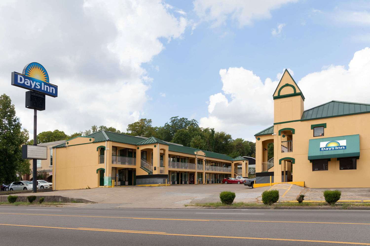 Days Inn by Wyndham Nashville Saint Thomas West Hospital 42/46