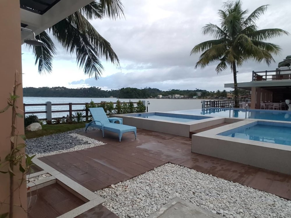 Puerto Nirvana Resort 24/26
