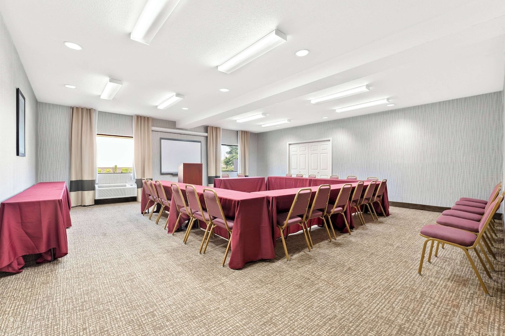 Comfort Suites Warner Robins 44/56