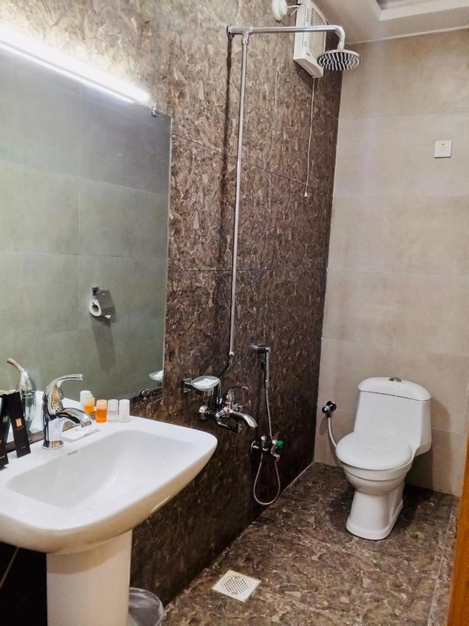 Legend Hotel Kalam 42/44