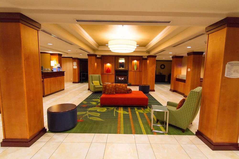 Fairfield Inn & Suites by Marriott Santa Maria 16/31