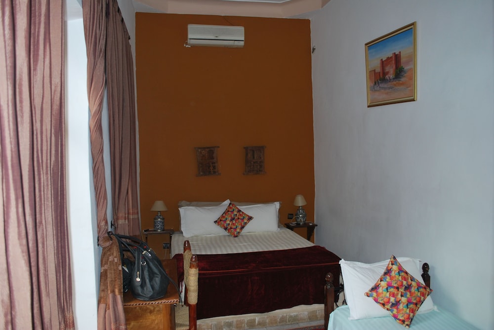 Riad Azalia 13/63