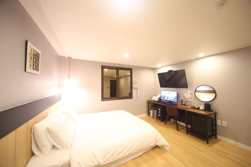 The Stone Bridge Hotel Sasang 11/24