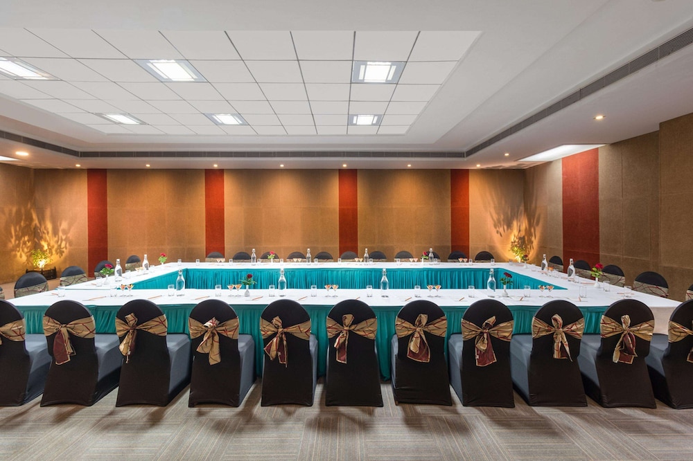 Nidhivan Sarovar Portico Vrindavan 23/58