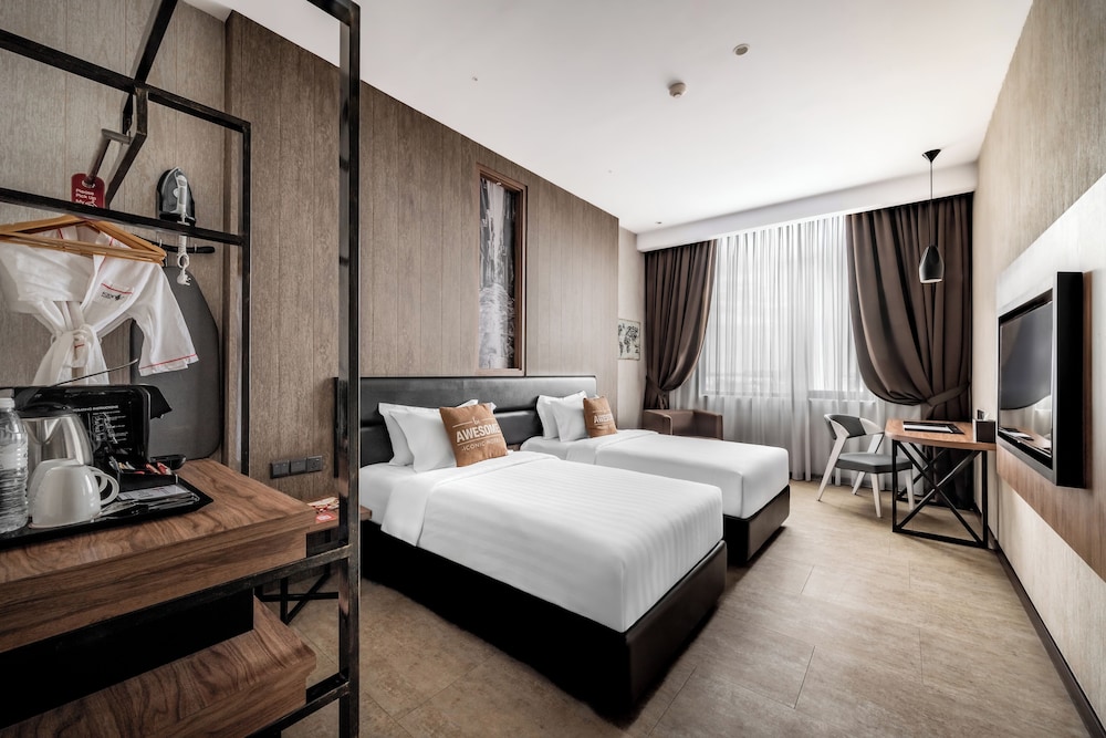 غرفة سوبيريور بسرير كينج، Iconic Hotel Penang 2/3