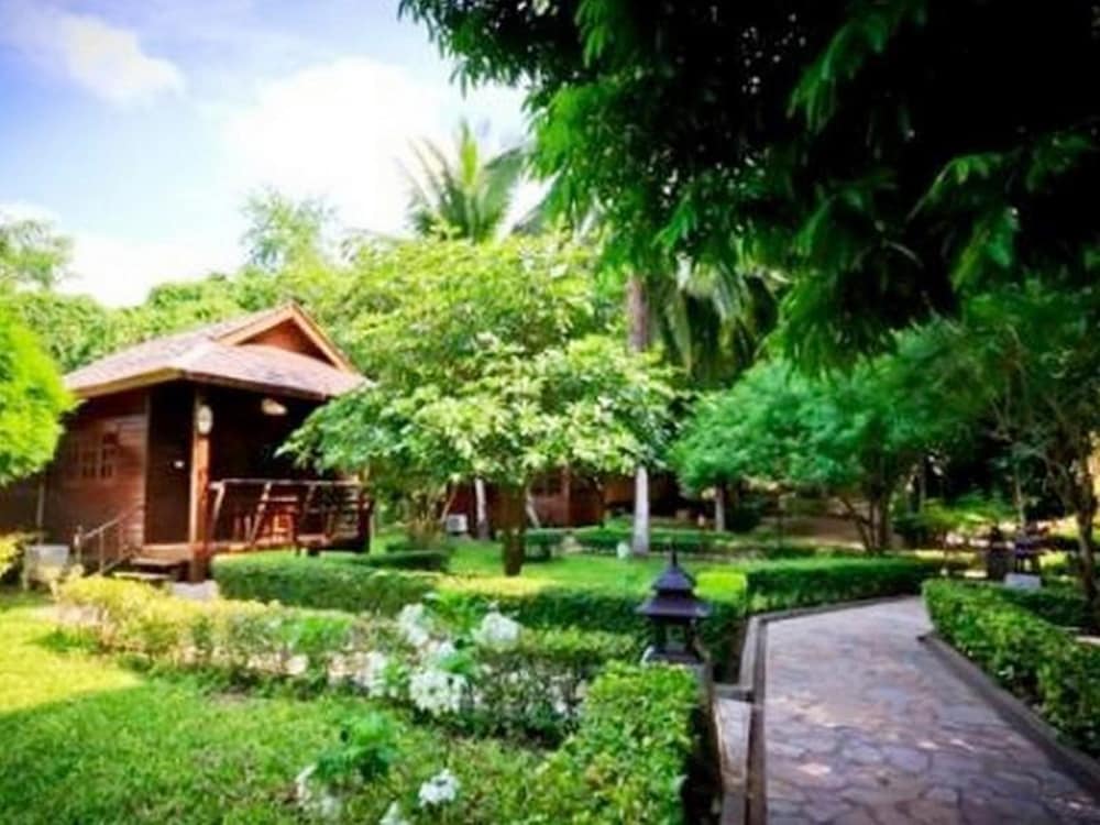 AURORA RESORT KANCHANABURI 45/50