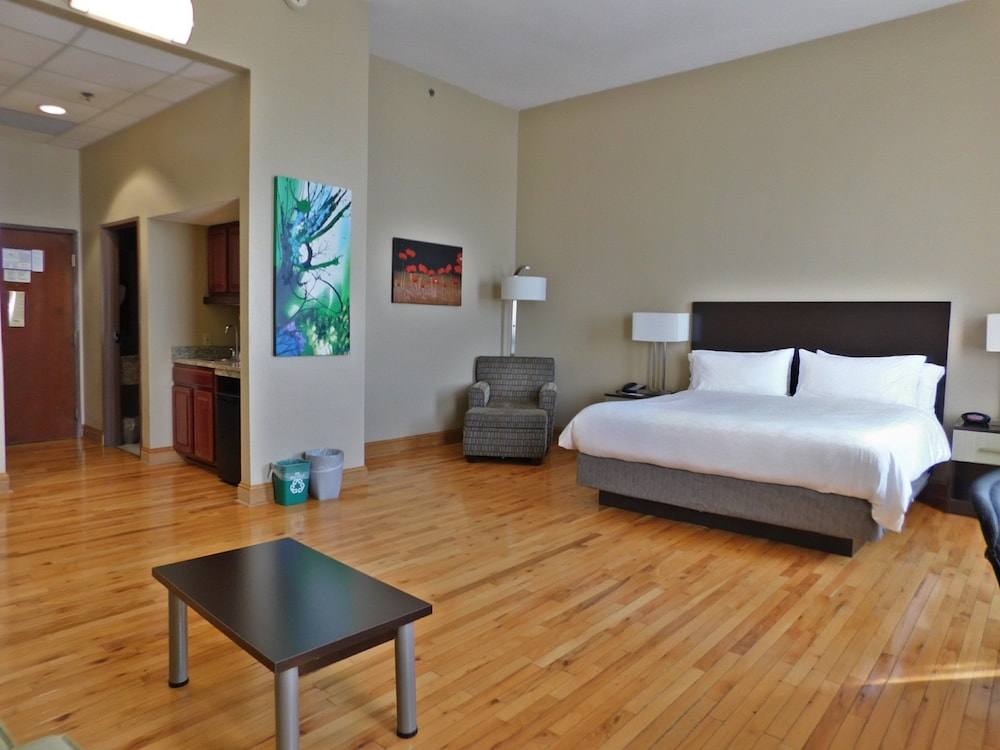 HOLIDAY INN EXPRESS CLEVELAND DOWNTOWN 13/59