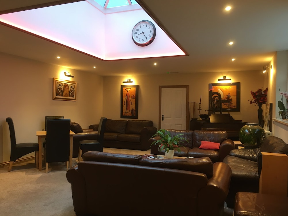 The Waterwheel Inn 27/50