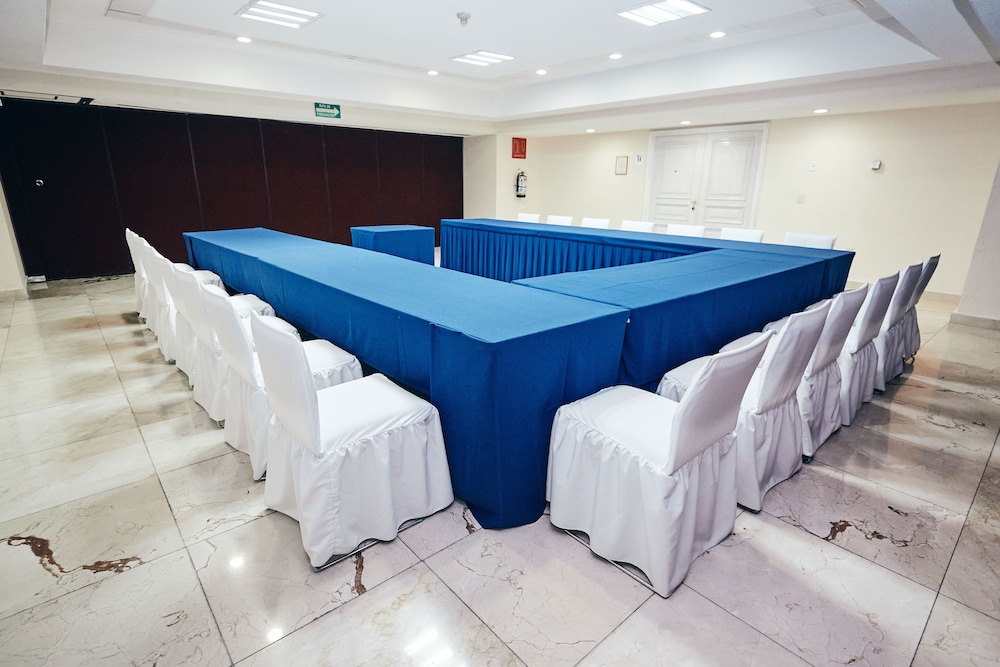 Del Prado Hotel 30/69