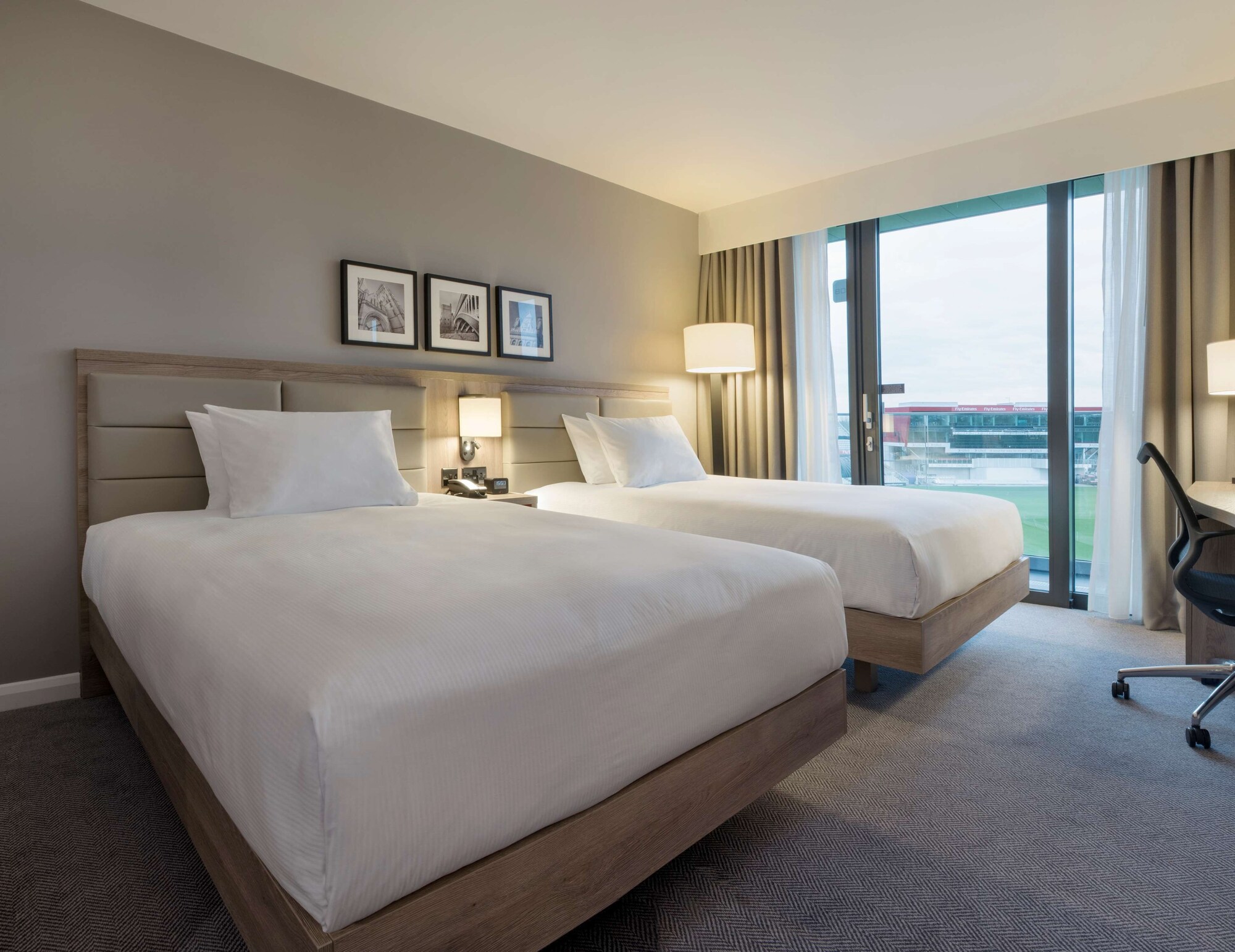 Room, Twin Beds, Plunge View