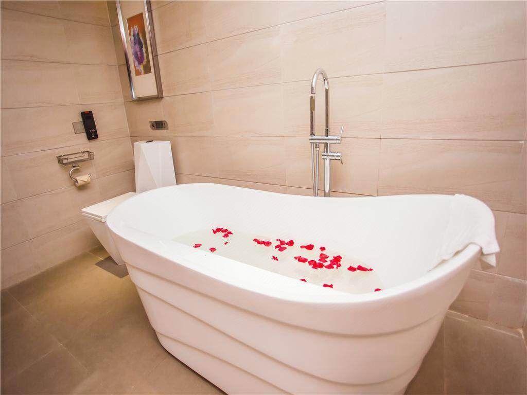 Lavande Hotel (Zhanjiang Guomao Guangbai) 46/60