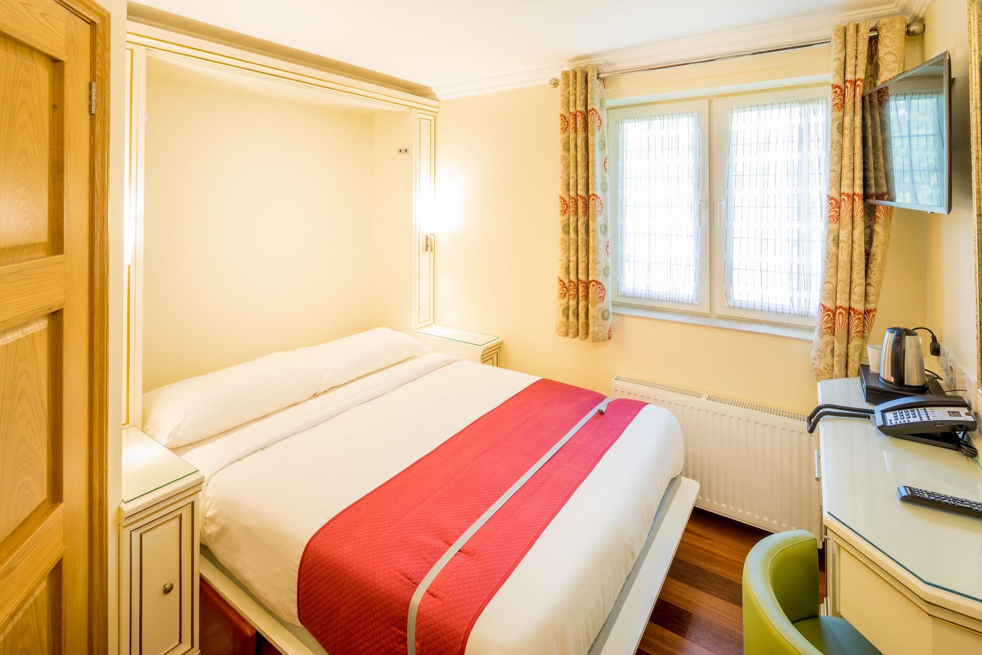 Linton Hotel 19/53