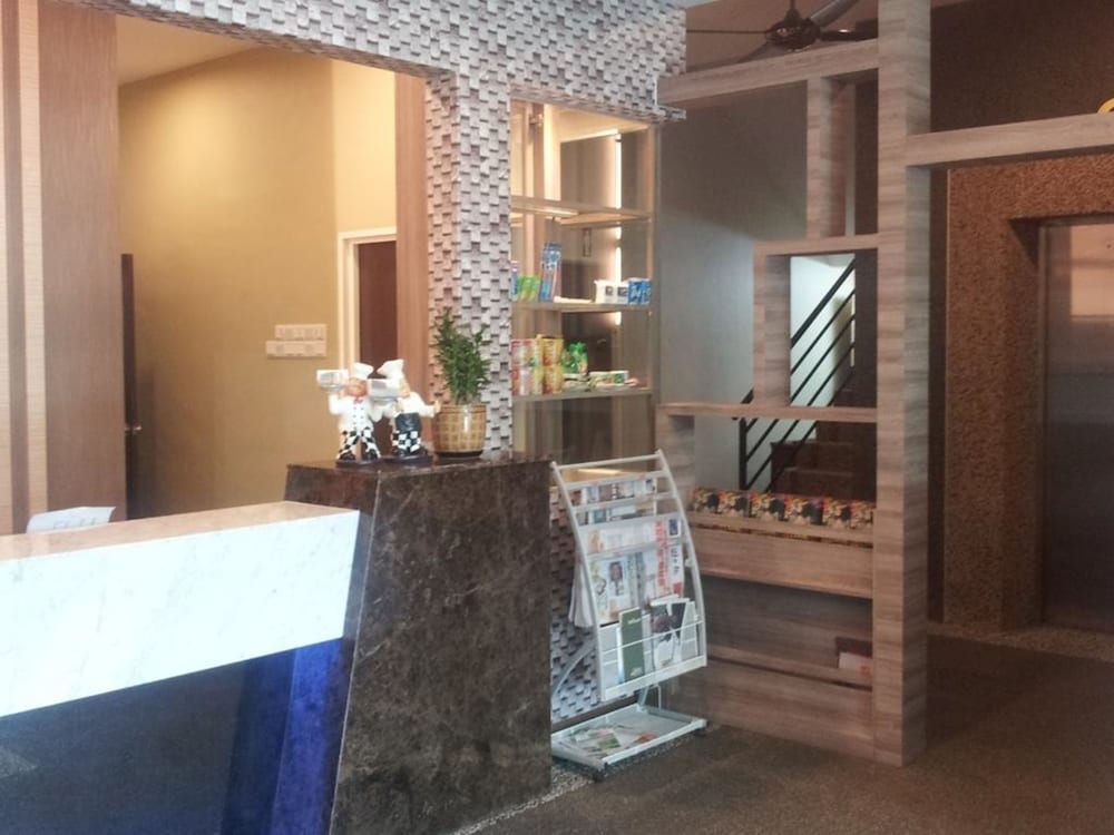 Hotel Suria 18 6/24