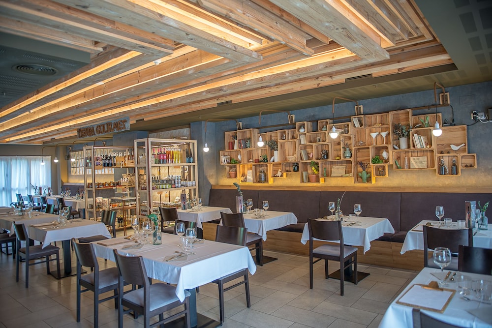 Apartahotel & Spa Jacetania 46/67