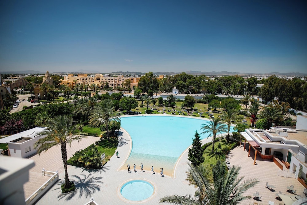 TMK L Atrium Yasmine Hammamet 56/60