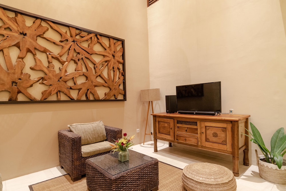 LAROSE VILLA 5/47