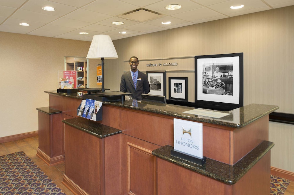 Hampton Inn Macomb 3/63