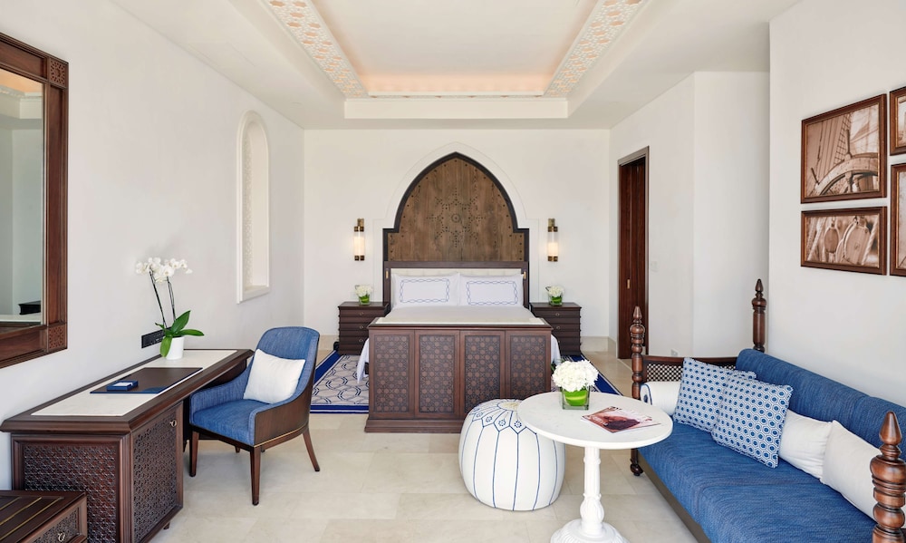 Hilton Salwa Beach Resort & Villas 44/82