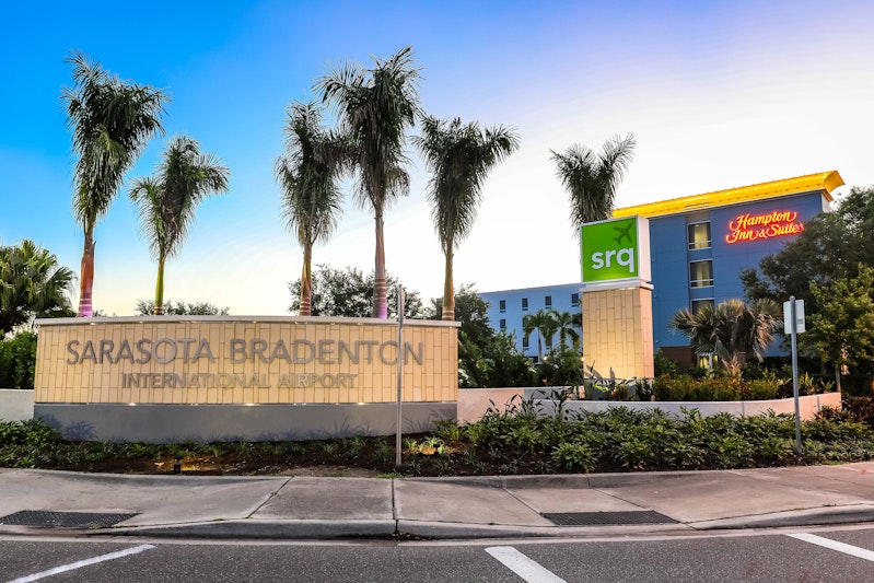 Hampton Inn and Suites Sarasota/Bradenton-Airport 64/68