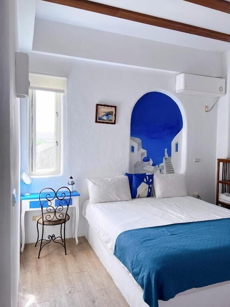 Greek frontier villa 23/49