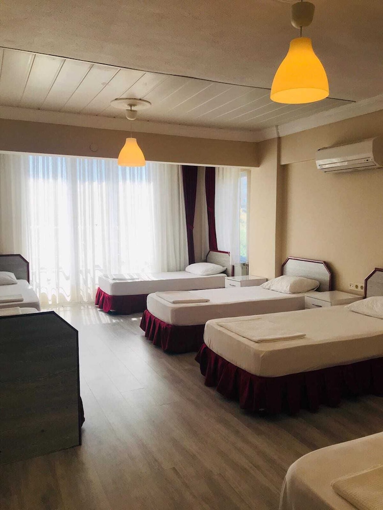 Hotel Boss 2 11/34