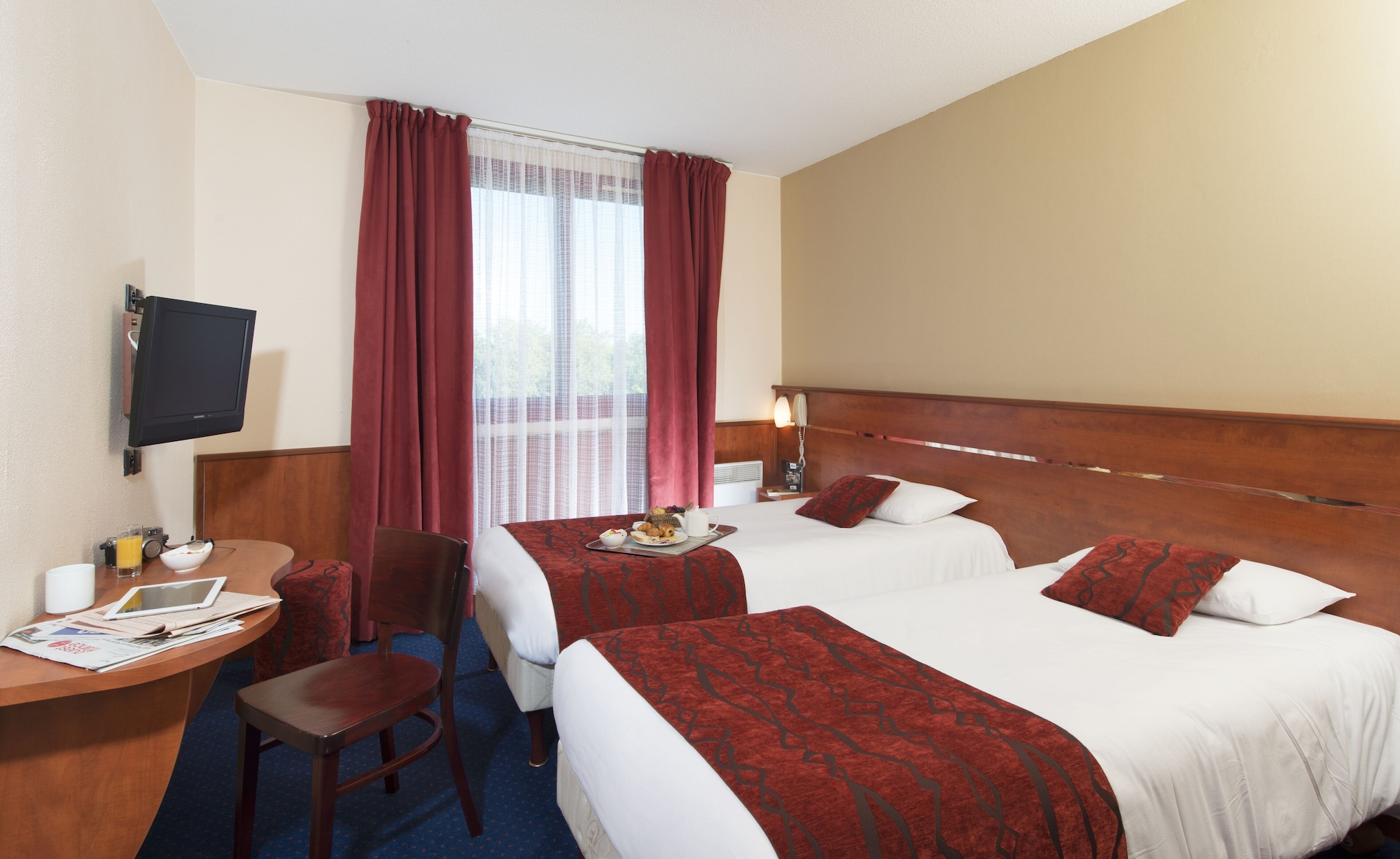 Room, Twin Beds, Brit Hotel Nantes La Beaujoire - L Amandine 4/9