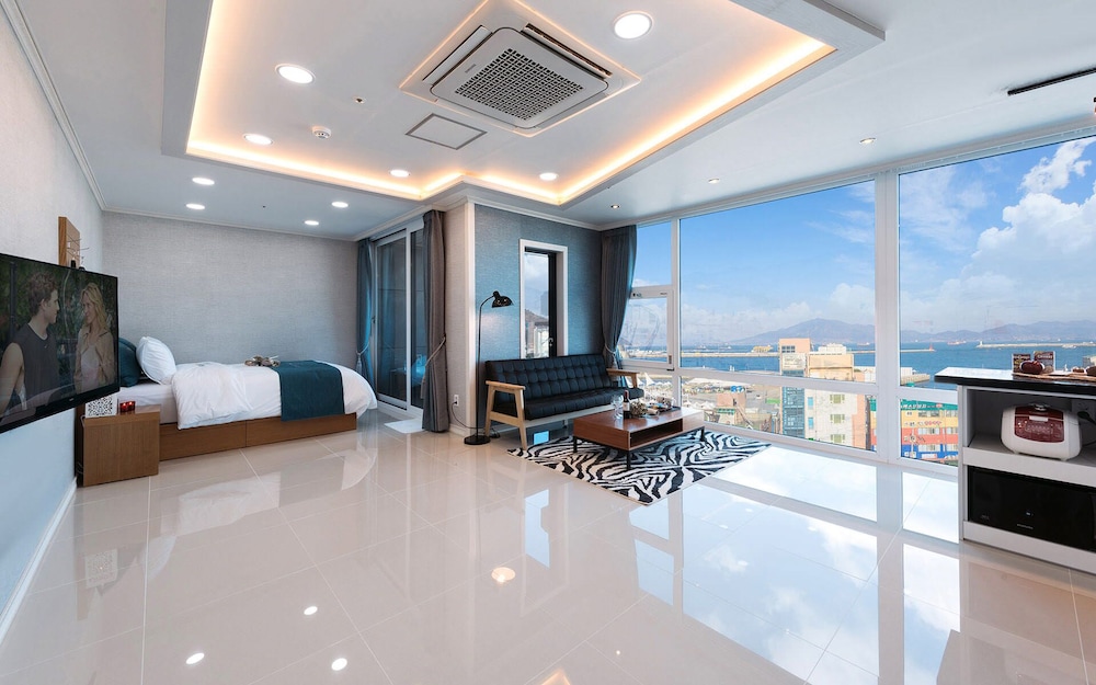 Yeosu Paradise Spa Pension 21/50