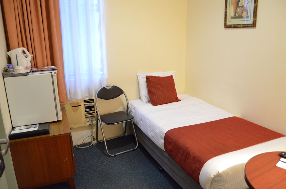 Devere Hotel 7/53