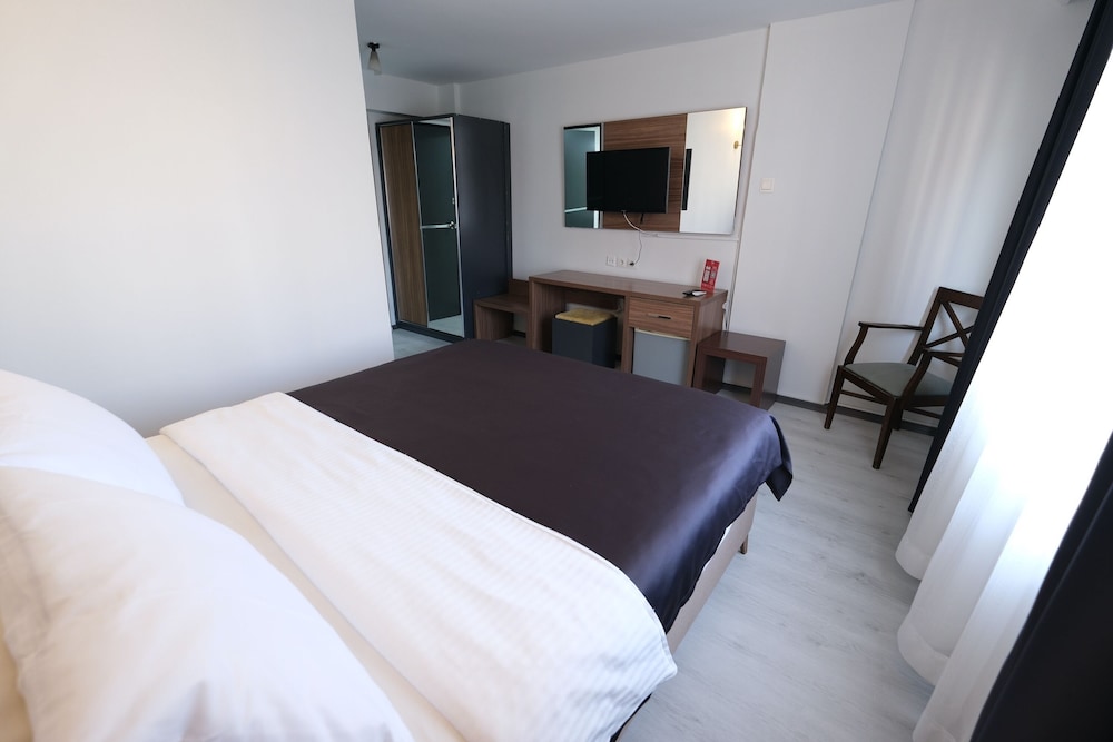 Üstün Otel Alsancak 15/48