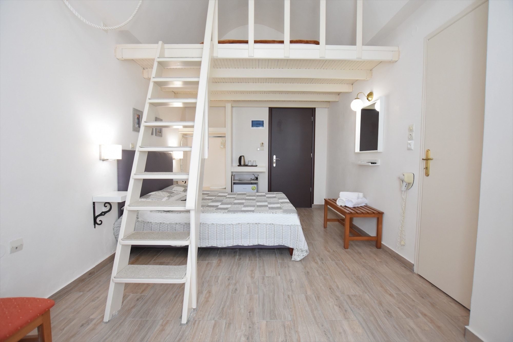 LOFT, PREMIUM, PARTIAL OCEAN VIEW