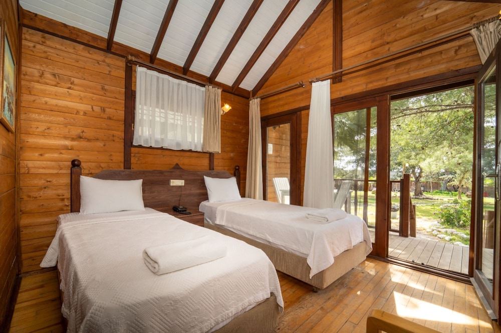 Sea Valley Lodge 16/50