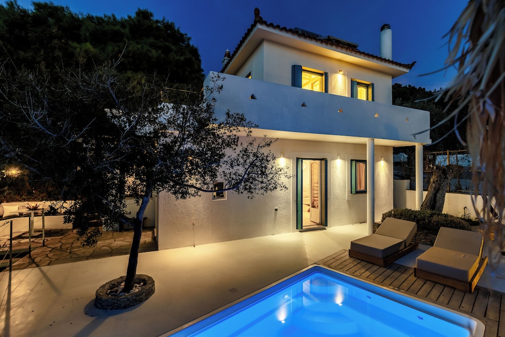 Evlalia Studios & Villas 2/50