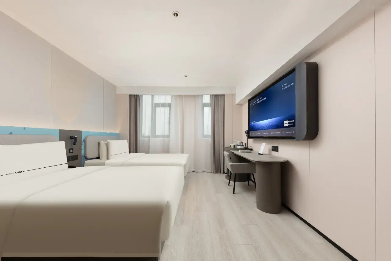 Atour Light Hotel (Shanghai International Resort Xinchuan Road) 12/23