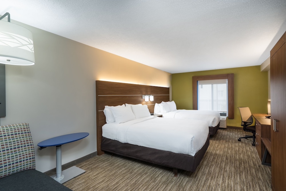 Holiday Inn Express Hotel Suites Louisville East 18/52